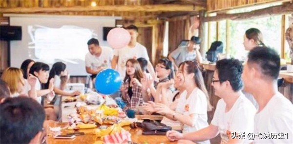 21岁大学生邂逅37岁妇女，本以为是真爱，却因遇见一步步走入犯罪