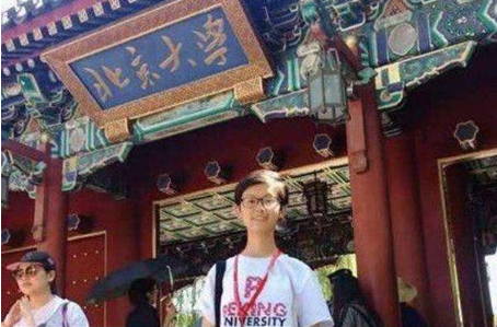 她是19年宁夏文科状元，几乎没玩过手机，高考688分圆北大梦