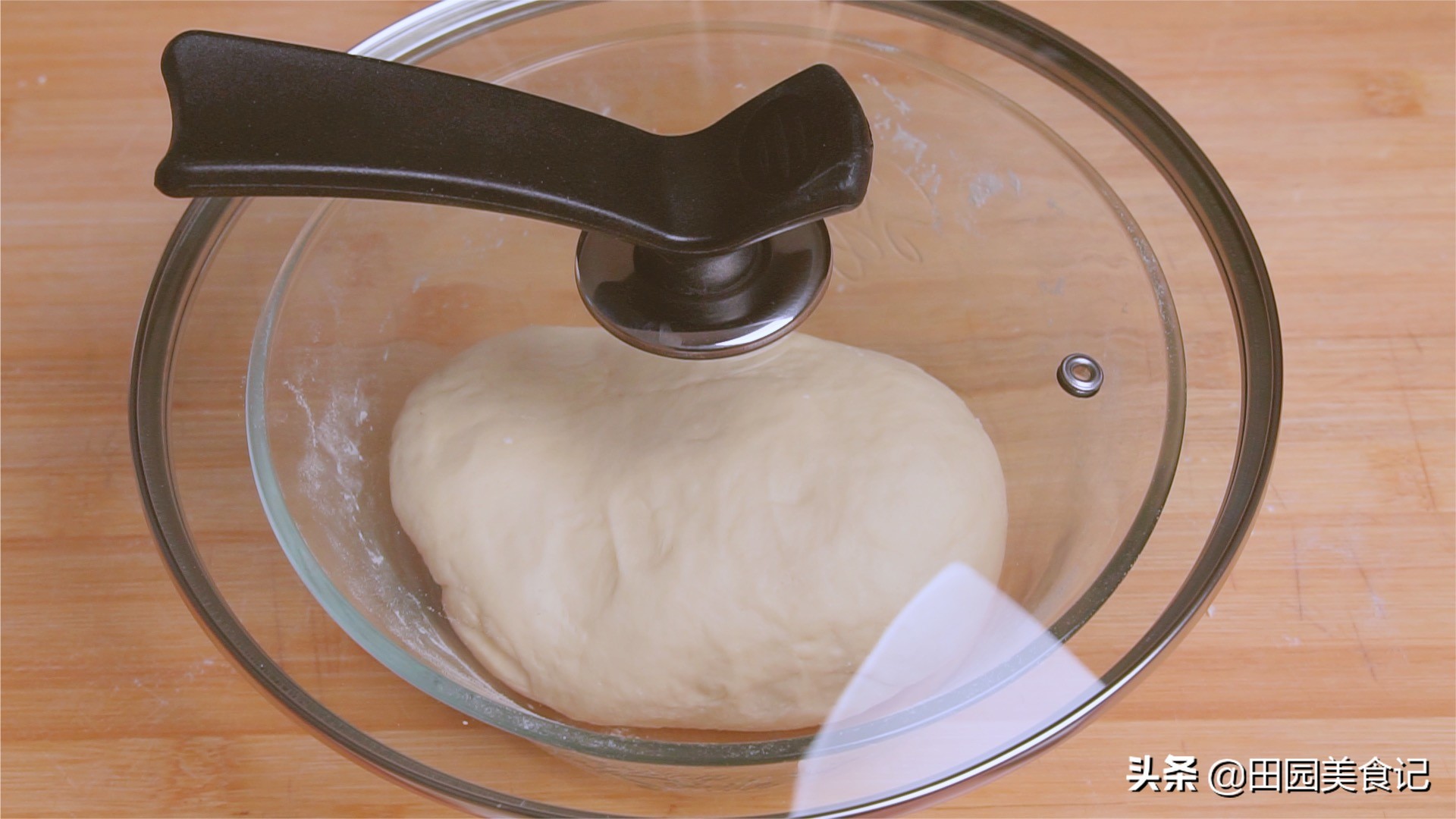 酸奶面包的家常做法（酸奶小面包松软又拉丝）