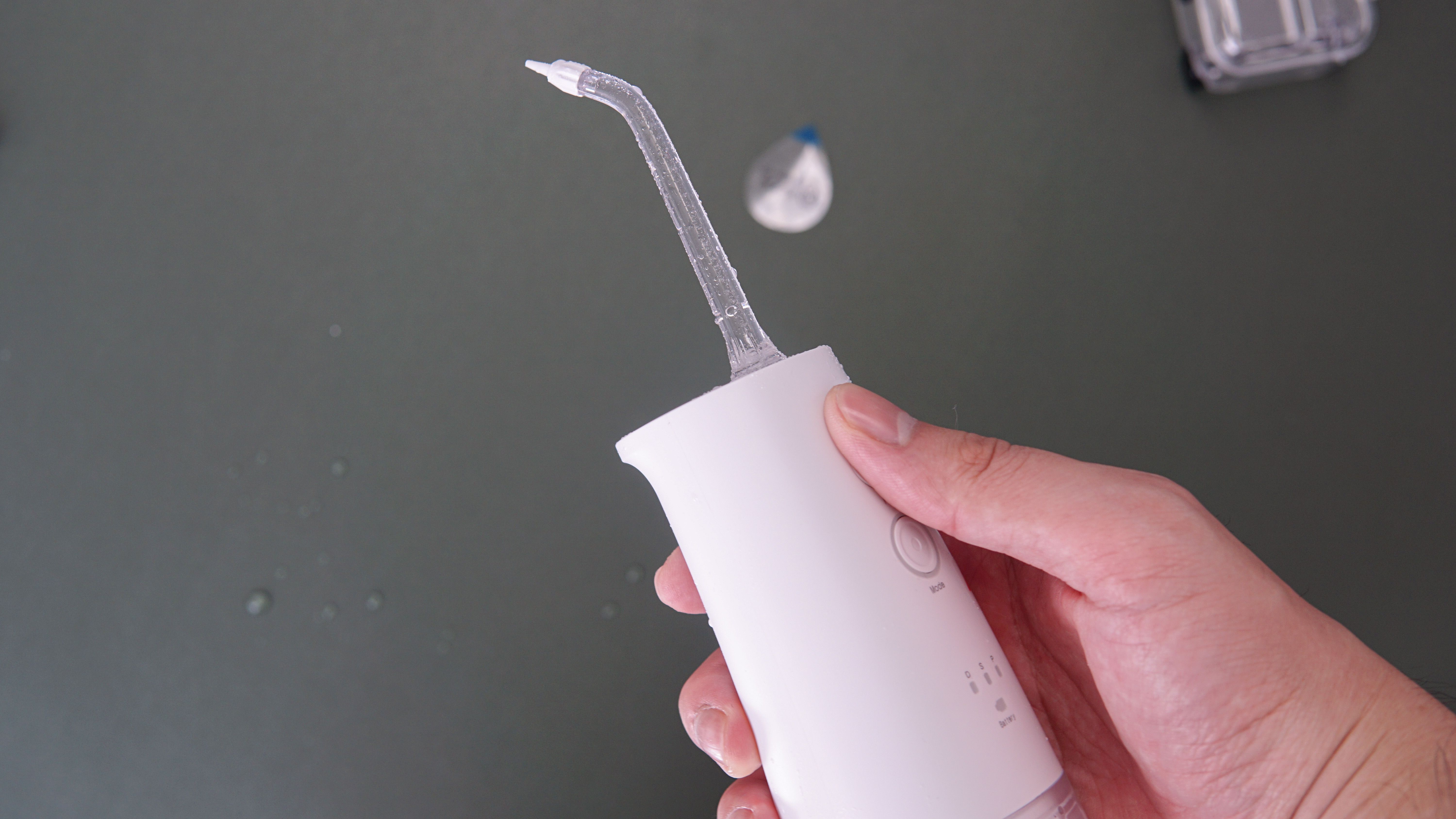 牙齿缝隙牙刷清洗不到怎么办，你需要一个Flosmore冲牙器