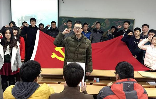 为什么研究生抢着当辅导员？看完工资表才知道，原来收入很可观