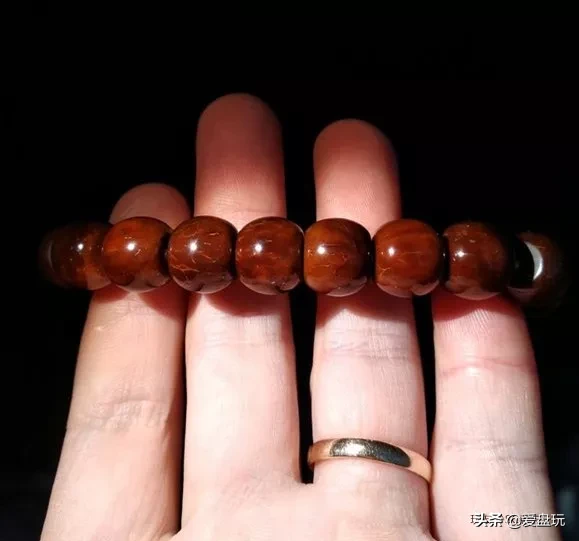 好看又不贵，但拉风！这17种小众手串，你玩过几种