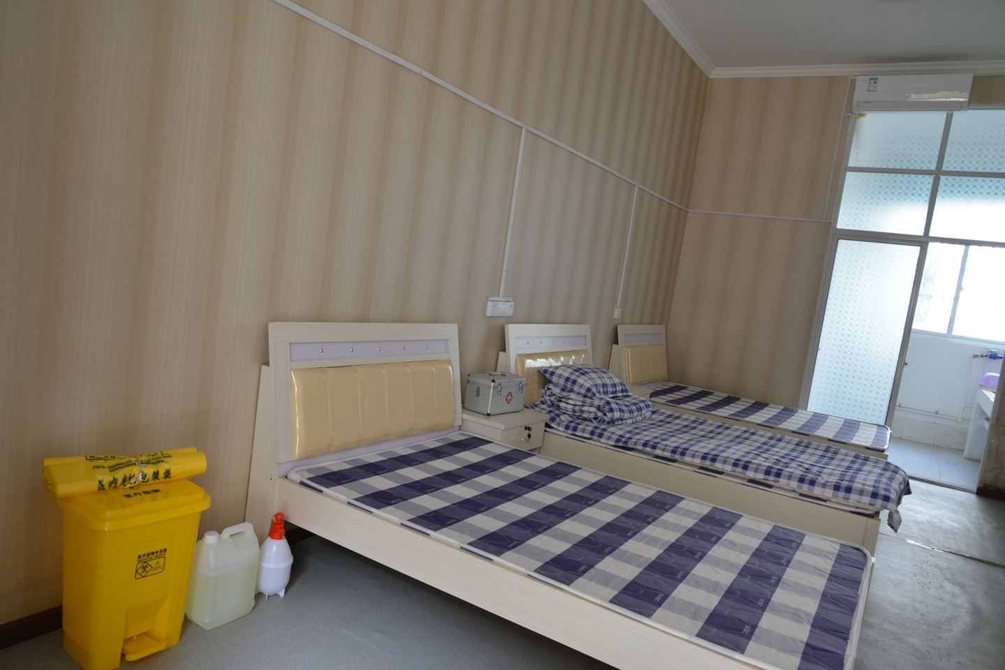 快讯 | 荆州技师学院为开学布置2间隔离室和2间陪护室