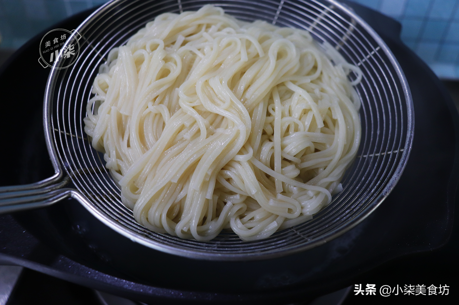 怎么做面条好吃又简单(懒人葱油面的做法教程)