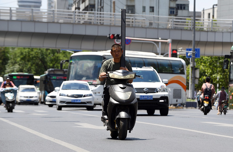 电动车、电动三轮车新规已确定？网友：终于不用担心“飞来横祸”