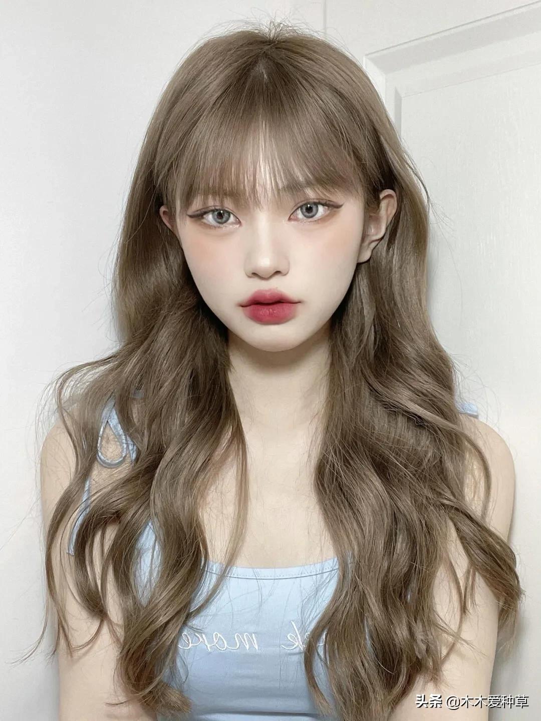 "亚麻灰"过时了,2021推荐这6种发色,显白又减龄