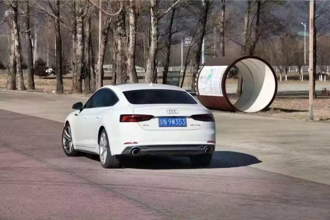 奥迪A5、奔驰C级，这道题你选A还是C?