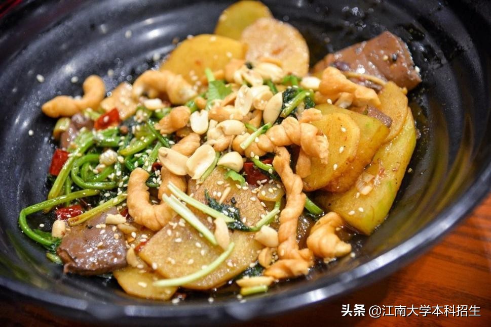 中国“最美”大学之一！占地3250亩，分布10万余棵植物，上学就像度假！