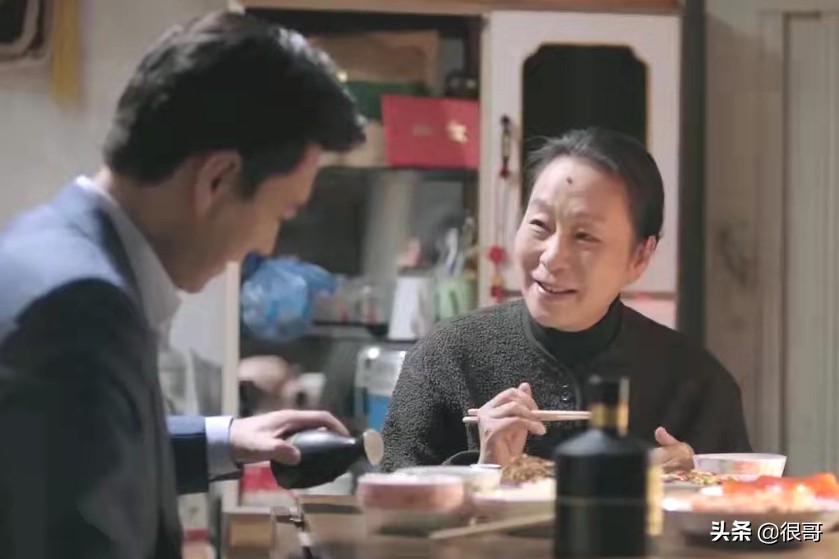 《困绕》中的女性足色皆不是省油的灯,饰演者也尽非艰深之辈