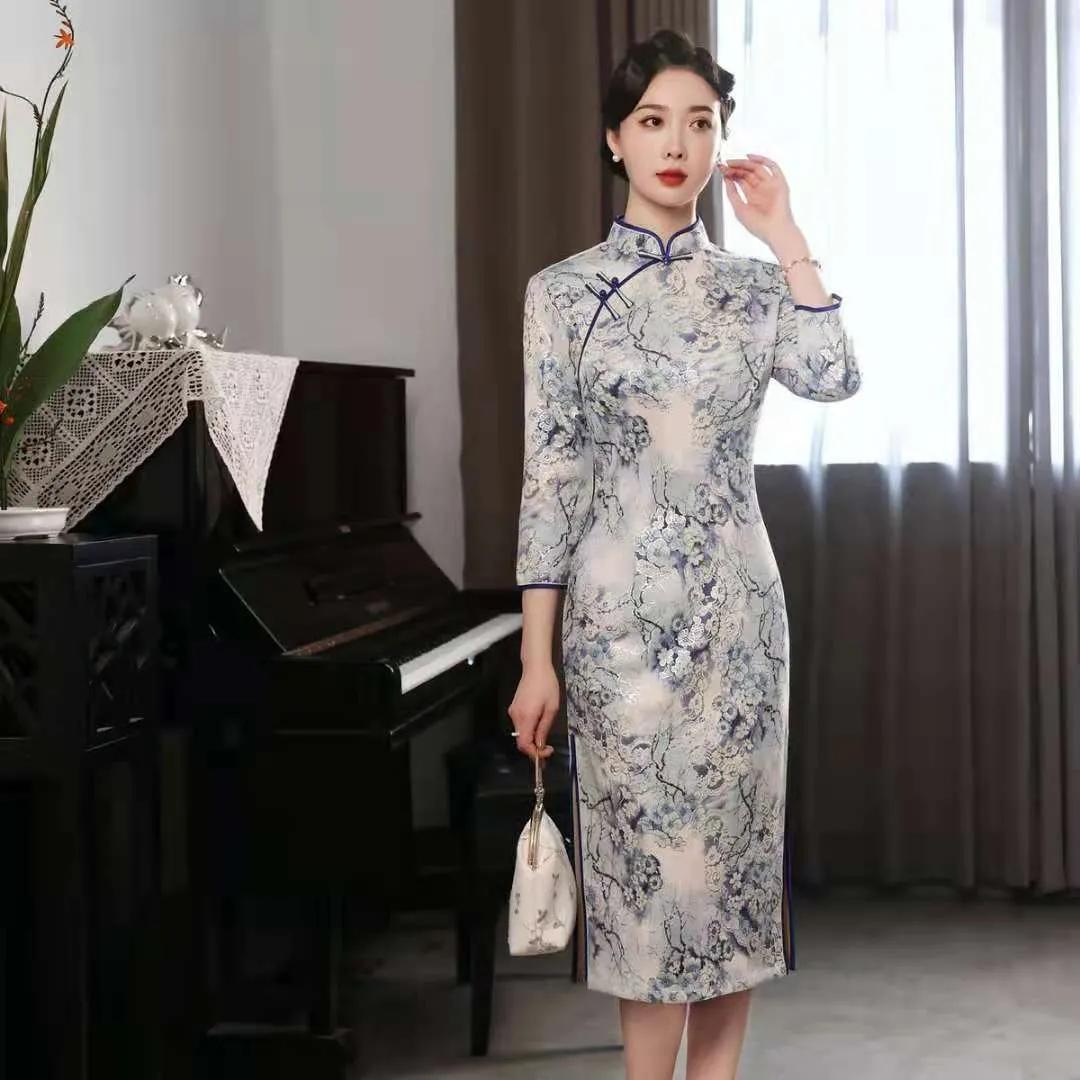 如果你脸上有这3种特征，是标准的“古典美女”，穿旗袍最美