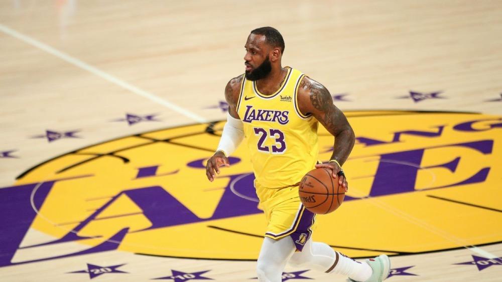 nba轮休为什么那么罕见(詹姆斯为何频频拒绝轮休？其中恐有四点原因，取悦球迷也成就自己)