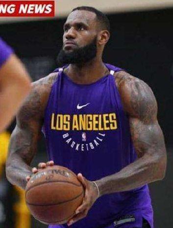 nba球员的手臂为什么这么长(NBA粗壮的“麒麟臂”：奥尼尔这肌肉的块头，比女主持人的头都大)