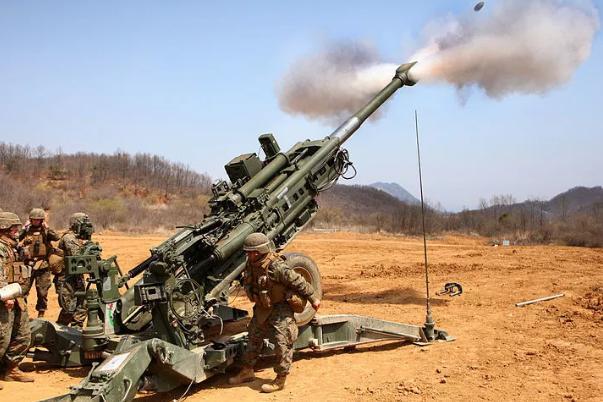 五款大口径"牵引榴弹炮"