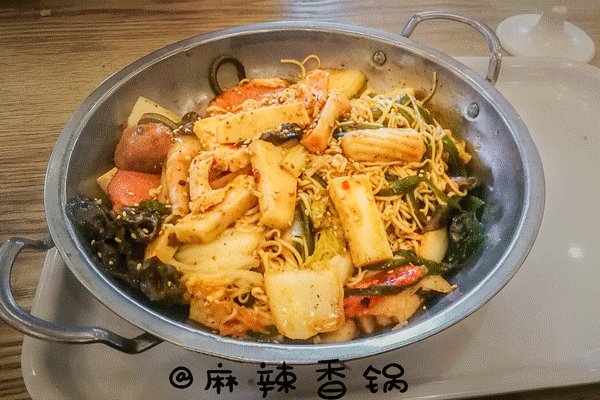 揭秘国内“饭最好吃”大学：坐拥11个食堂，装潢高级，鲍鱼、龙虾免费吃！