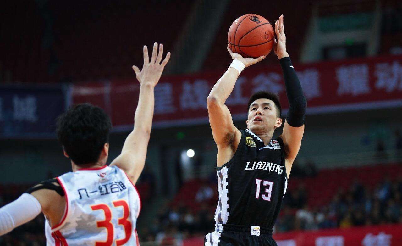 郭艾伦为什么没被nba选中(郭艾伦为什么迟迟没有被NBA选中？重看球探报告：优缺点太明显)