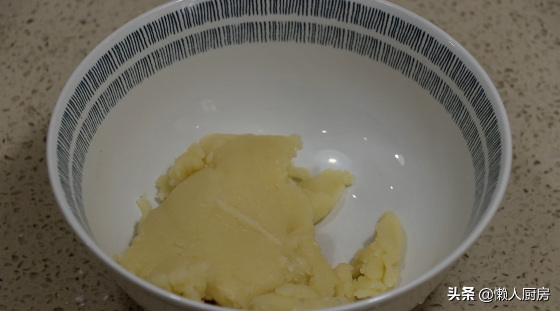 外国人最爱吃的小油条，我不用油炸的方法，吃起来外酥里软