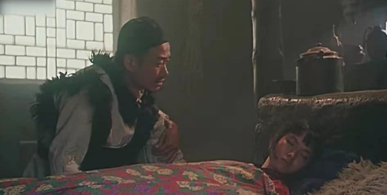 《裸血》：表姐夫婚前“教育”引发的惨剧，点破沙漠牧民的性愚昧