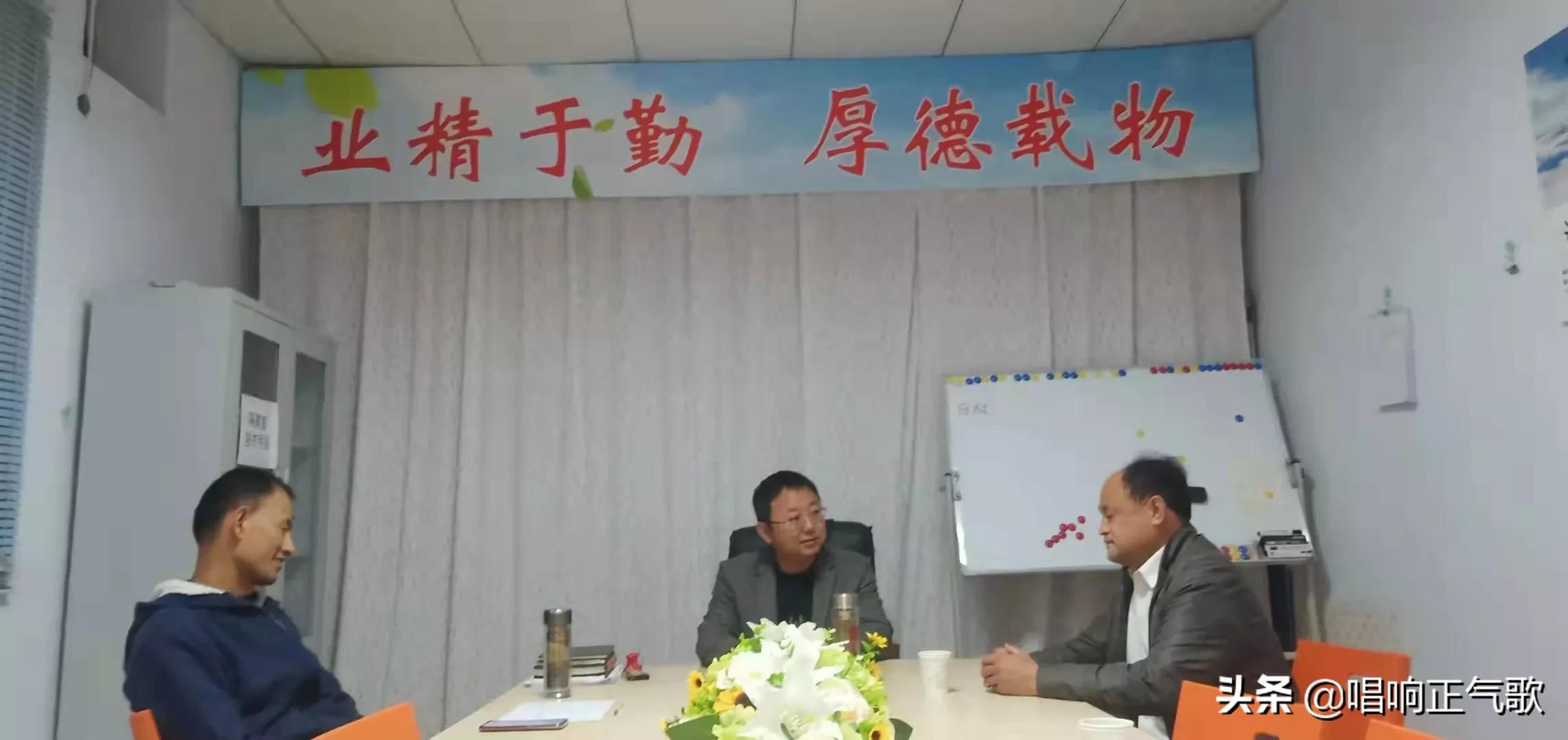 河北衡水爱心人士关爱环卫工寒冬送温暖助力国家级文明城市创建