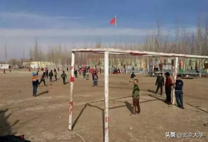 北大最高荣誉奖学金得主，在乡村小学编织梦想