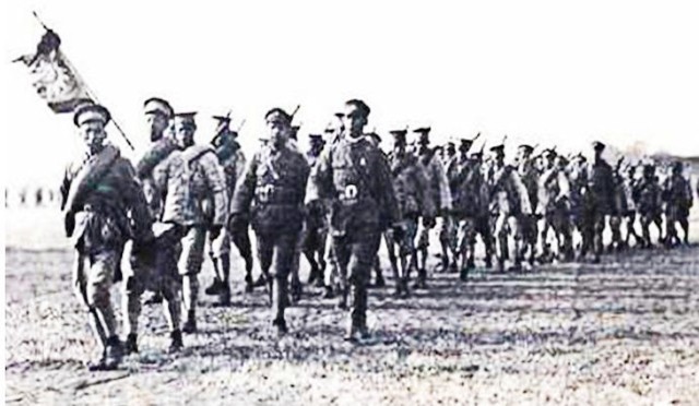 解放軍一個師有多少人？和外軍相比，編製上有何不同？