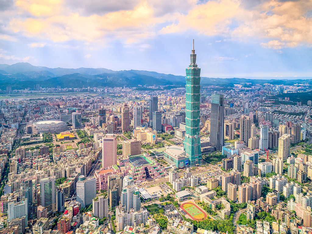 台湾是中国最富庶的岛屿,也是亚洲四小龙之一