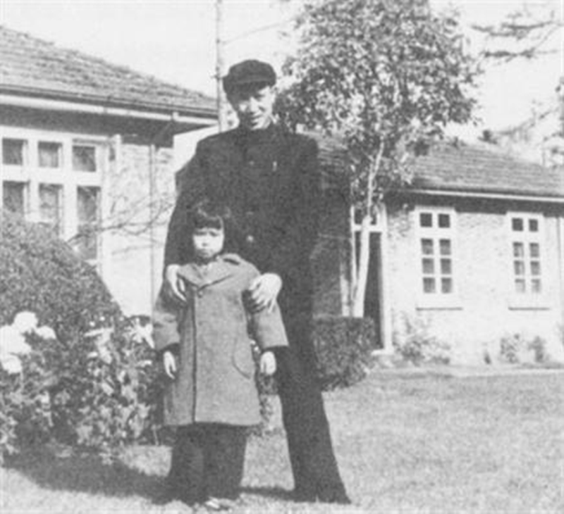 田家英陪伴毛泽东18年，44岁自杀身亡，毛泽东直言：他其实没问题