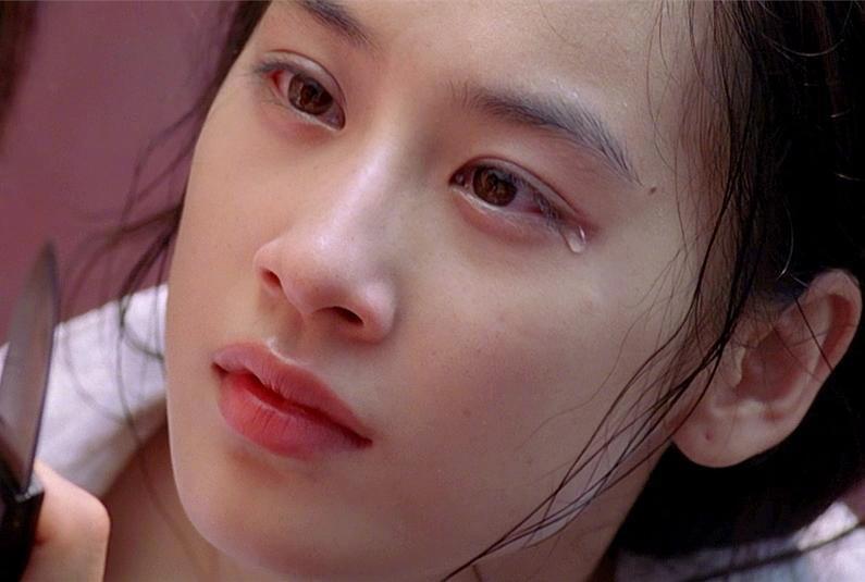 2005年黄圣依与周星驰打官司，杨子甩出600万帮助，最后大获全胜