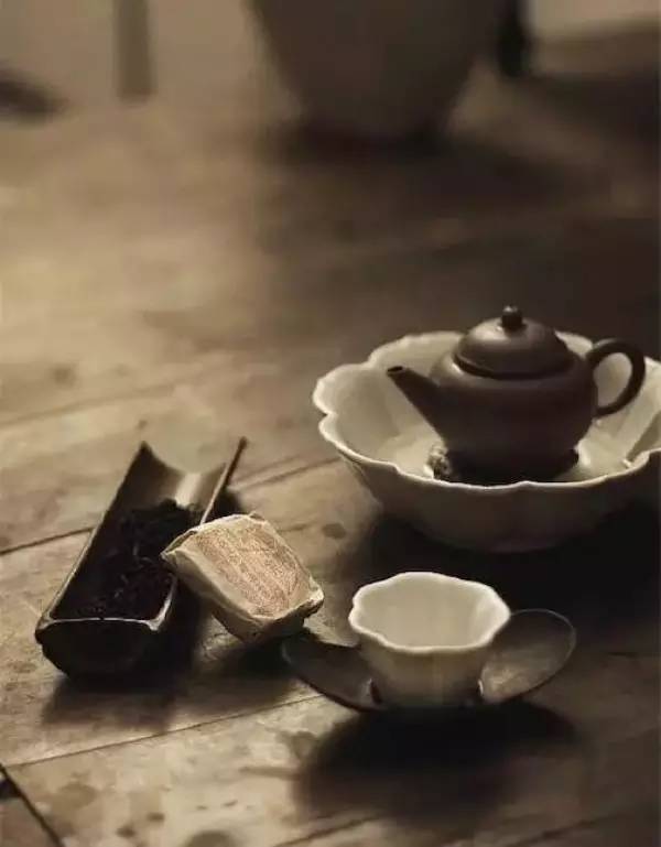 散文：泡一壶清茶，静静品味人生