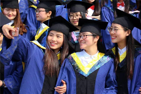 大学留校当老师难吗（大学毕业后想）