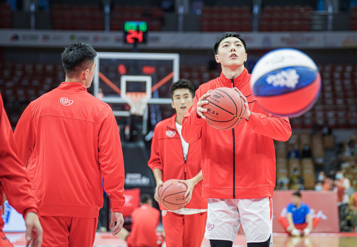 为什么cba身高比nba还高(媒体评男篮：身高不能决定一切，身体对抗和弹跳力才是选材标准)