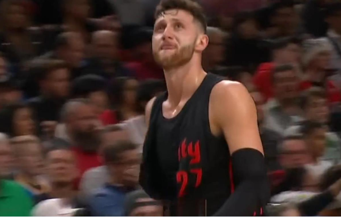 nba球鞋为什么容易损坏(NBA球衣质量真是越来越差！轻轻一撕就坏掉了，以前可不是这样)