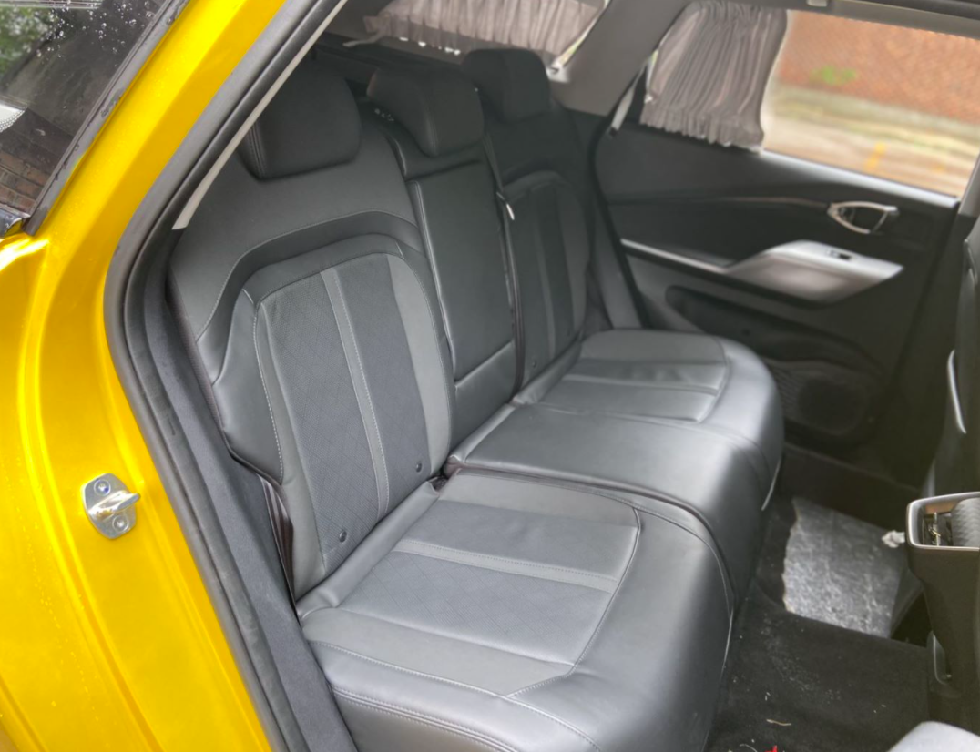 “四厢车”宝骏Valli，车长近4米7配“双人床”