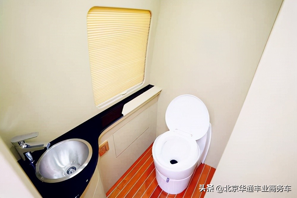 丰田考斯特7座至尊旗舰版