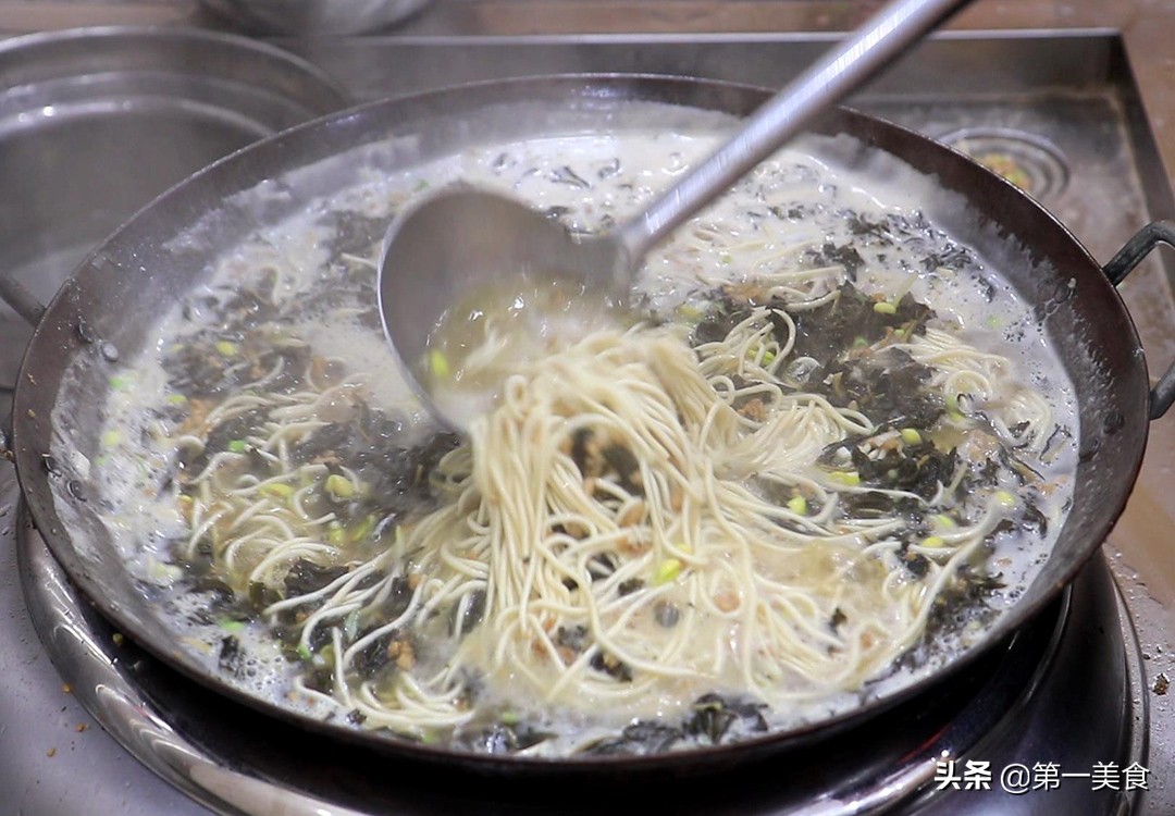 芝麻叶面条的做法（河南特色芝麻叶的正宗做法）