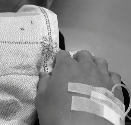 张哲瀚的现任女友是谁(业内人士吐槽张哲瀚:直播1小