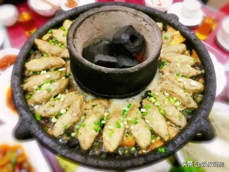 中国十大火锅盘点：广东牛肉火锅最土豪，贵州牛瘪火锅最独特
