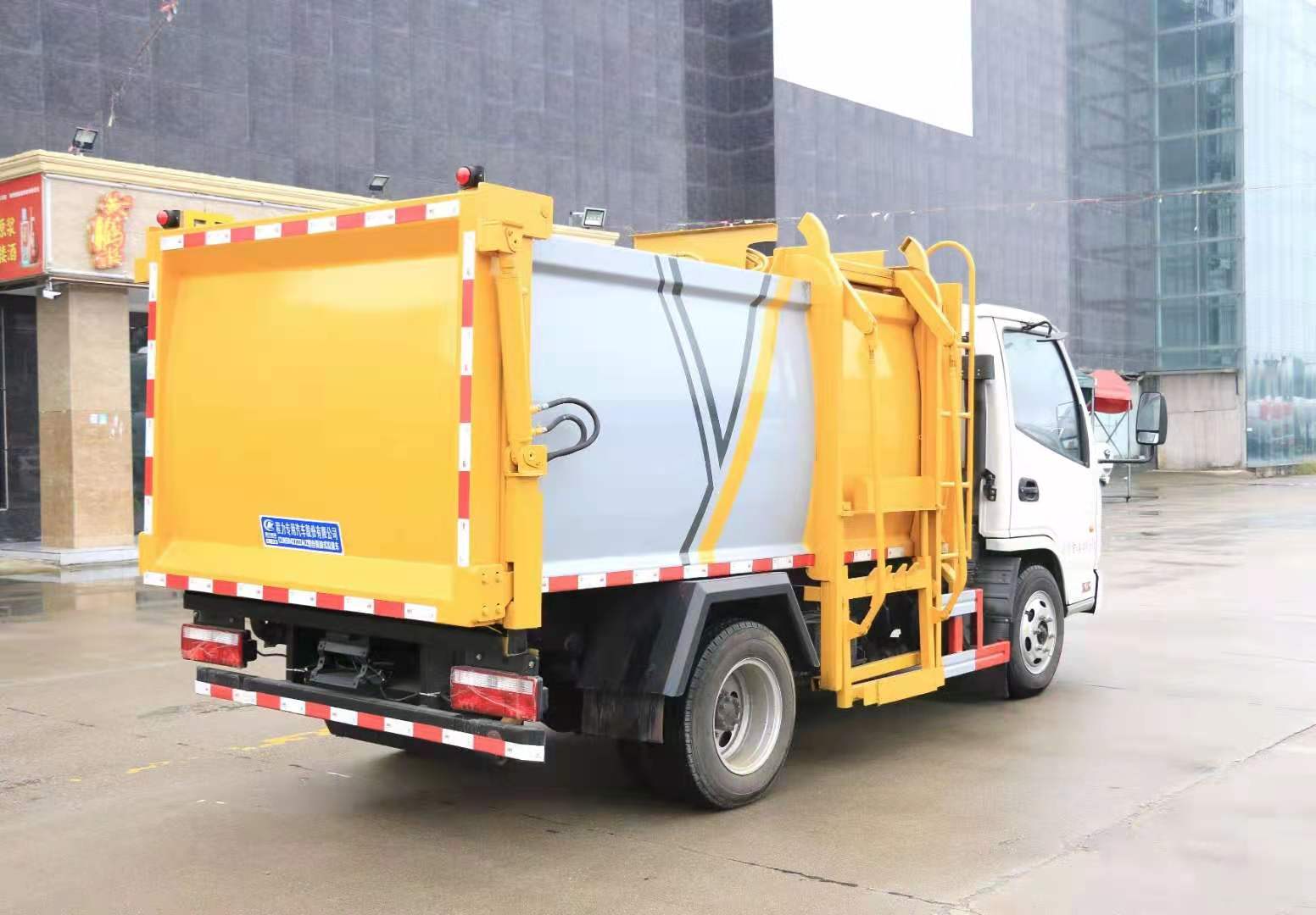 凯马蓝牌5方侧装压缩垃圾车