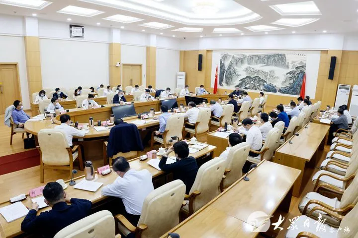 刘家义主持召开全省推进严格执法座谈会