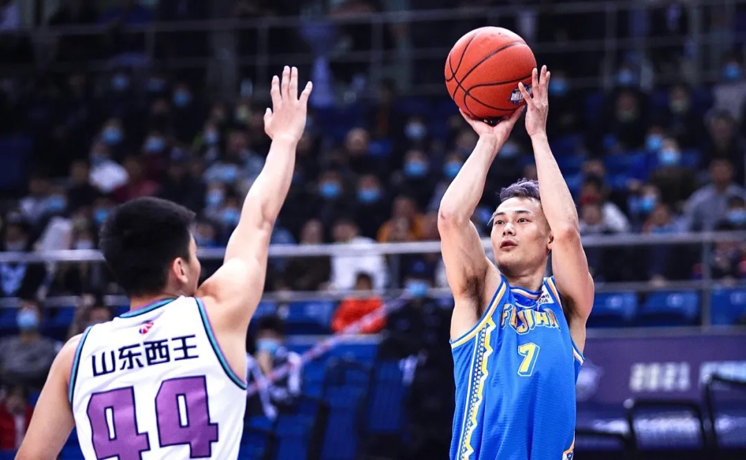 郭昊文为什么出过cba(买机票回国！郭昊文退出NBA选秀！放弃的原因也曝光了)