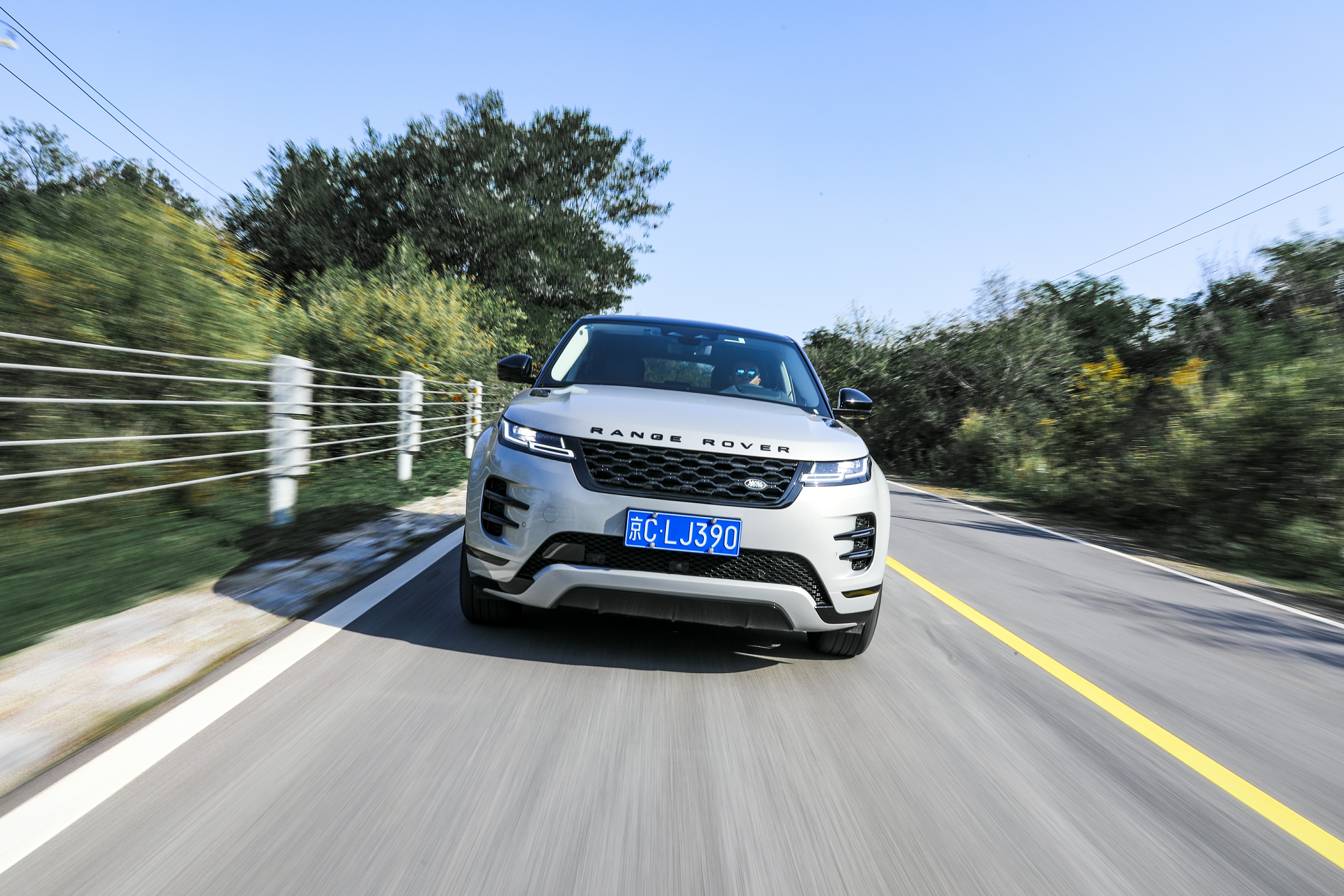 range rover是什么车(全新路虎揽胜极光l) - 龙腾网