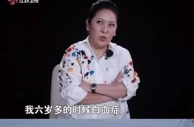 影视大佬向华强：让成龙下跪？暴打曾志伟？却被许多明星称恩人