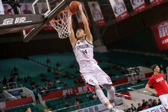 为什么nba选秀气势那么高(NBA选秀气势如虹，CBA则走马观花，原因出在哪)