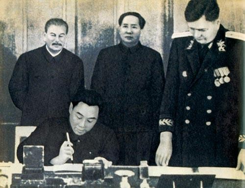 毛泽东首访苏联，参观汽车流水线震惊：我们也要有这样的大工厂