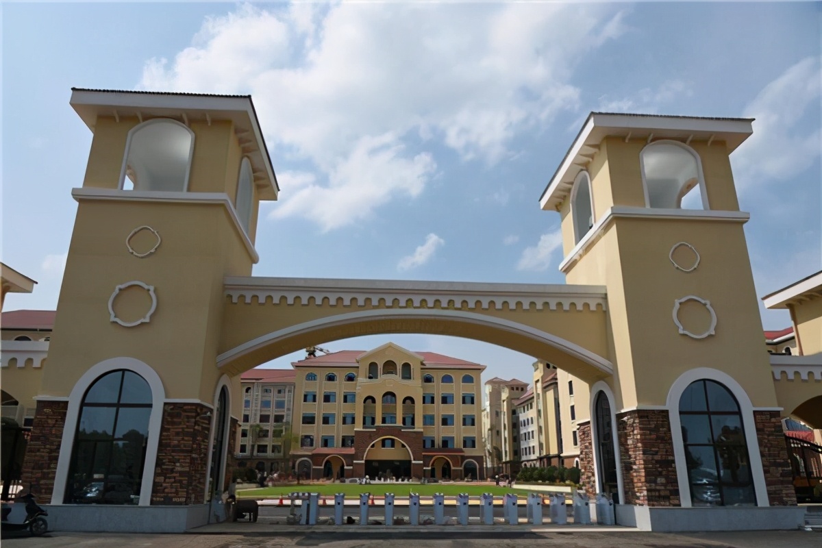 湖南省三所高中，被清华授予“优质生源地”称号，就读学生都很牛