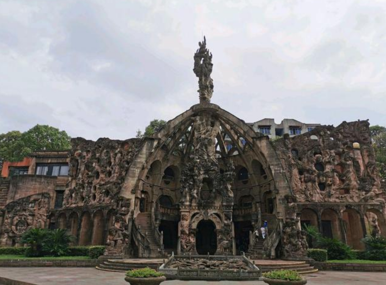 成都"小吴哥窟":石刻栩栩如生,40分钟公交车直达