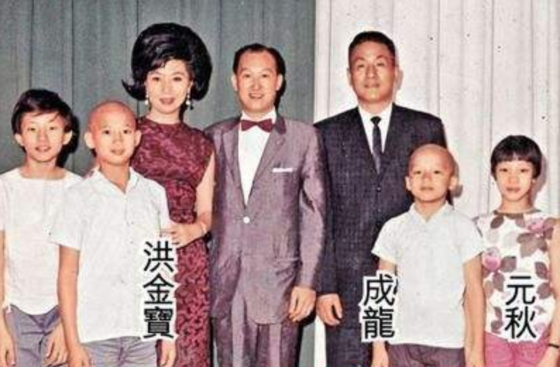 23年前，成龙为悼念恩师从21楼纵身一跃，跳出世界纪录震惊好莱坞