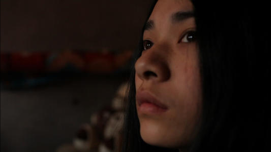 《玉米》：少女自破“处女身”的背后，是乡村“权欲”的肮脏交换