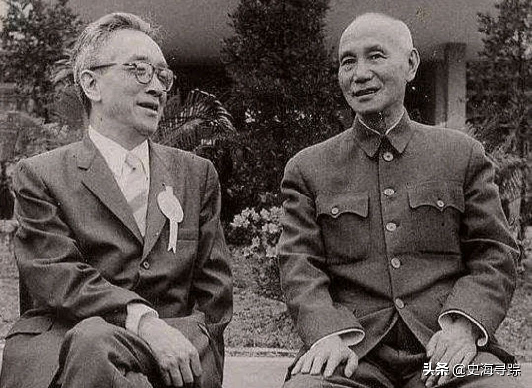 胡适是怎样的人？有人仰崇有人驳斥，季羡林先生的评价一语中的