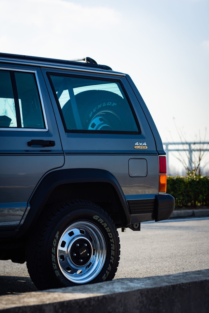 切诺基改装赛车图片(老车翻新自传篇:我的老车之路,一生信仰切诺基)