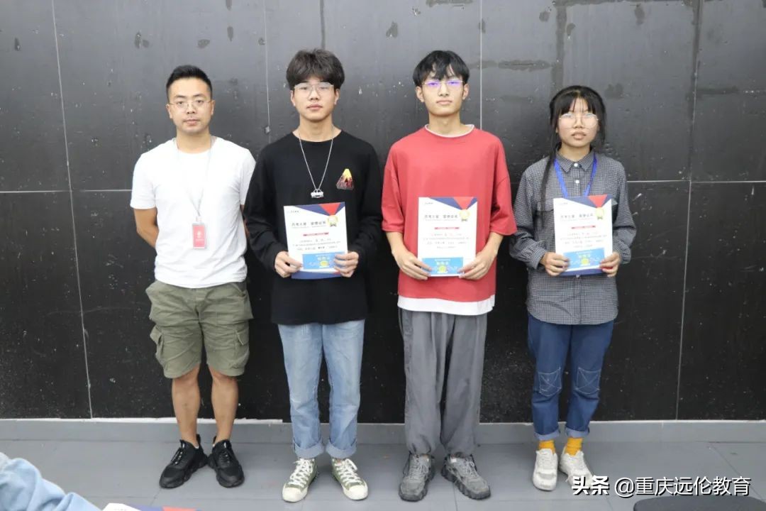 远伦月考表彰 | 无惧挑战，实力在线！来看未来美院状元领奖